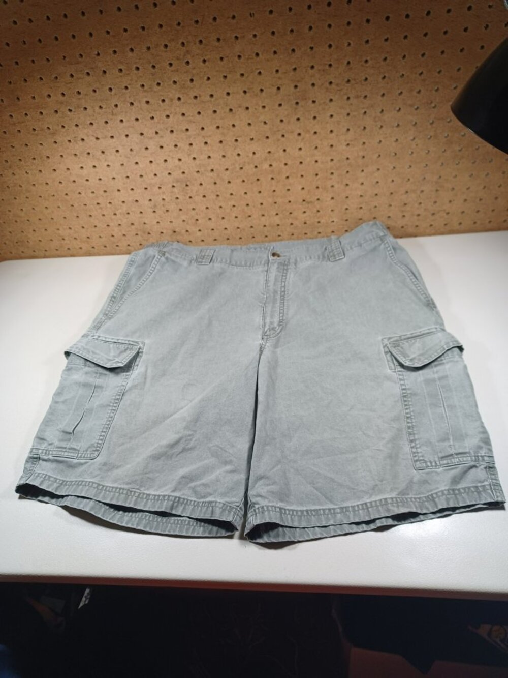LL Bean mens solid olive distressed stretch cargo hiking shorts 40 282476